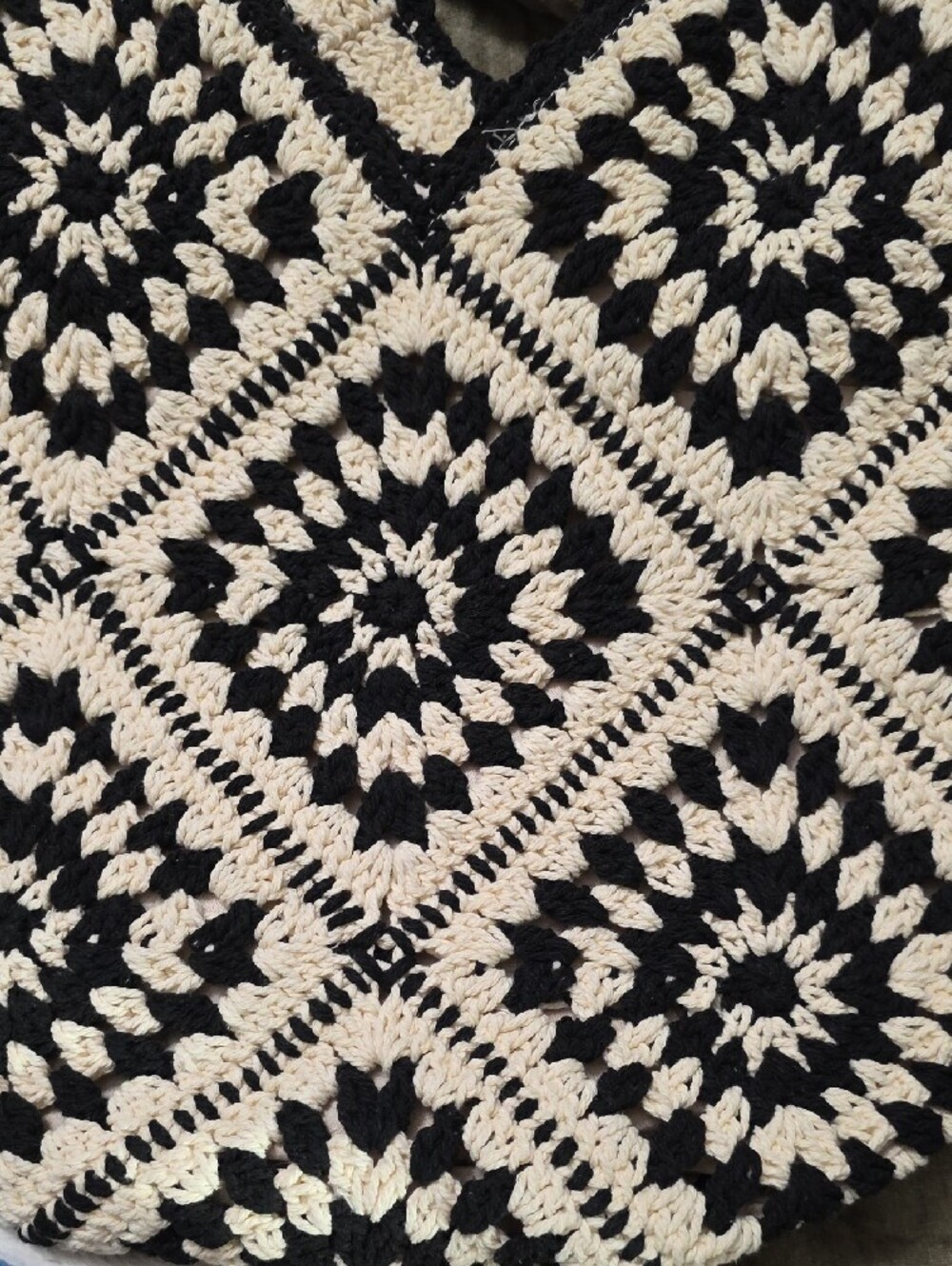 Black and Cream Crochet Hobo Bag - Picture 5 of 8